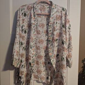 Rebellion Again Floral Women's Robe/ Kimono. Size Medium.